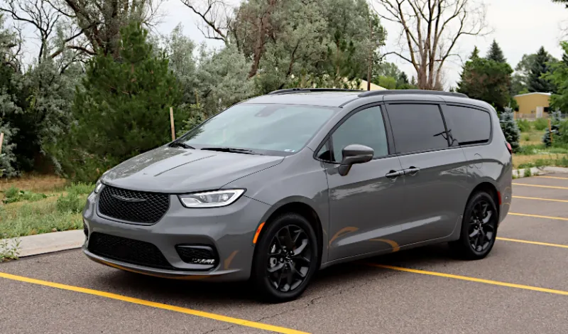 2025 Chrysler Pacifica Redesign, Release Date, and Price